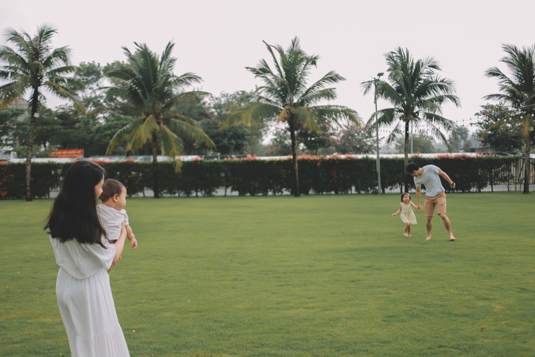 siblings children playing together development