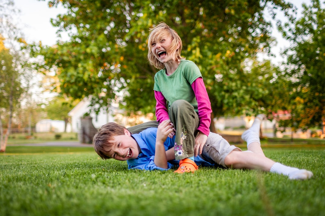children playing outdoor emotional development