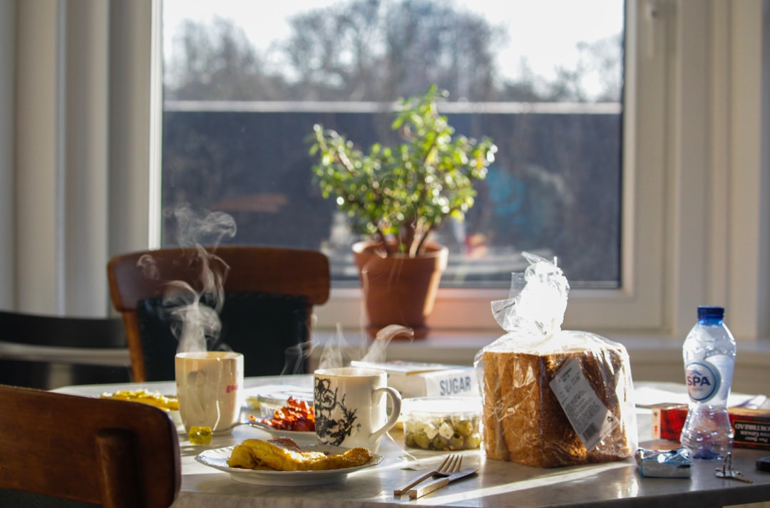 intermittent fasting meal timing, healthy eating window breakfast