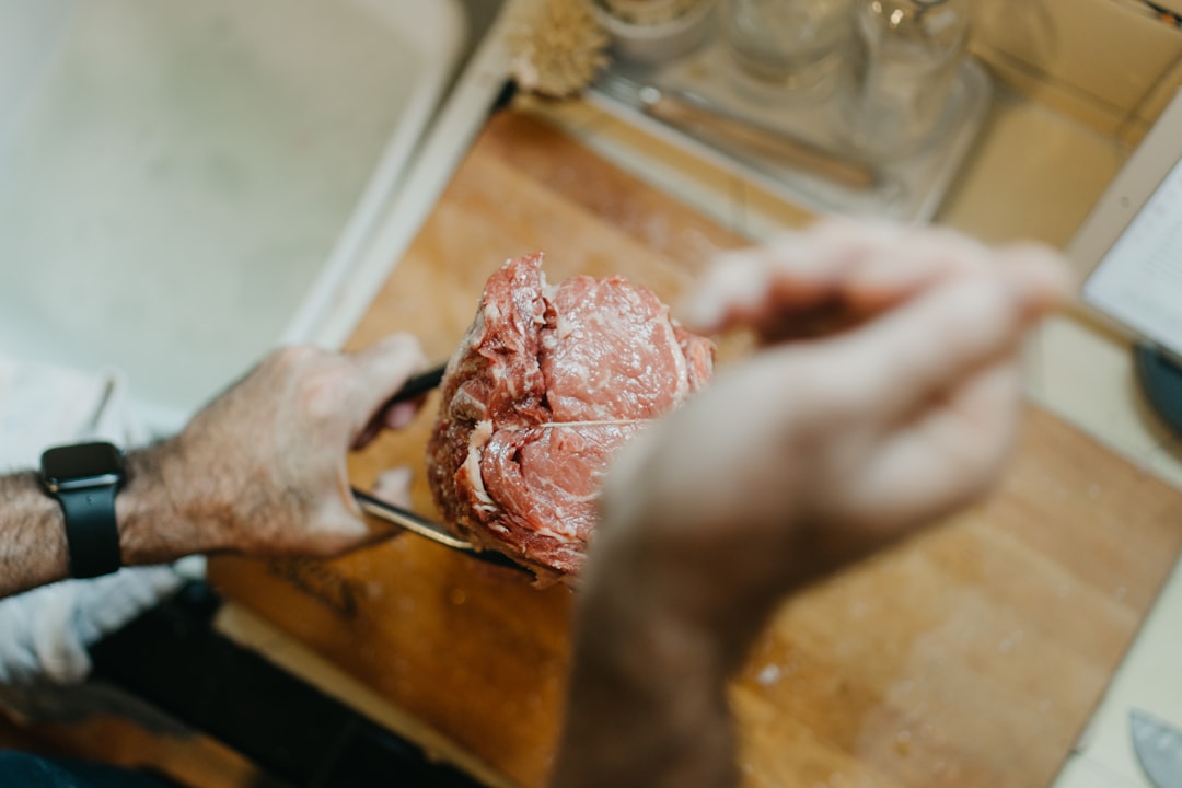 ground beef patty forming hands, beef fat ratio burger patty