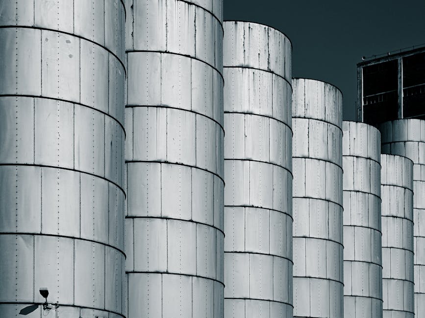 blog traffic growth analytics, topical authority content silo structure